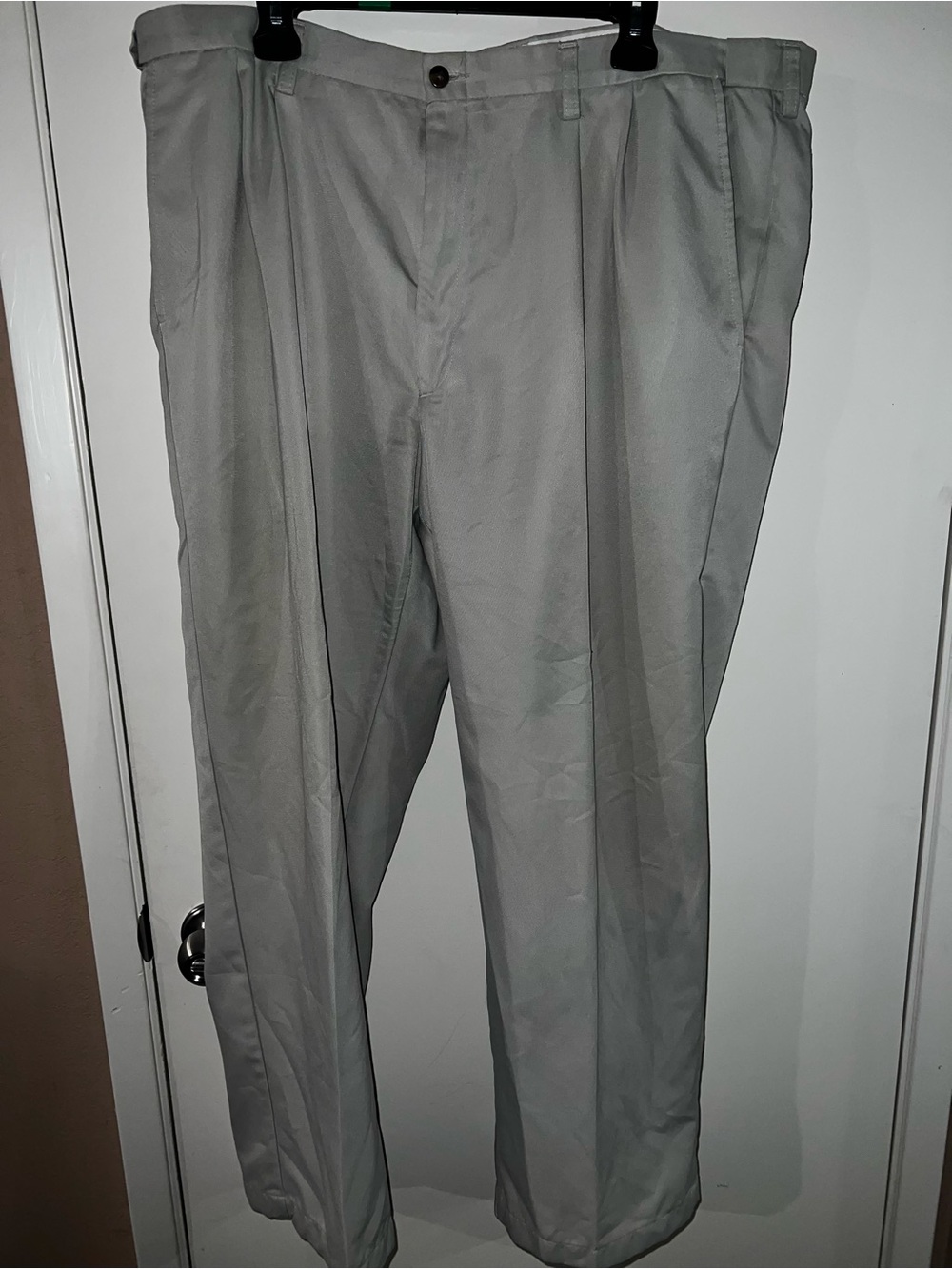 Classic Men's Pleated Dress Pants in Light Gray tan